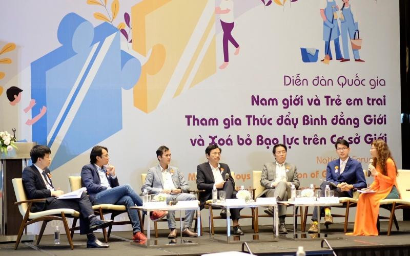 Diễn đàn quốc gia nam giới tham gia thúc đẩy bình đẳng với và xóa bỏ bạo lực giới. (Ảnh: UN Women) Thúc đẩy bình đẳng giới, bảo đảm quyền con người tại Việt Nam -0