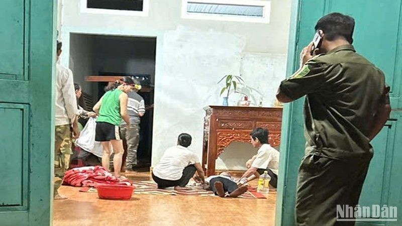 Các gia đình tổ chức lo hậu sự cho hai nạn nhân.