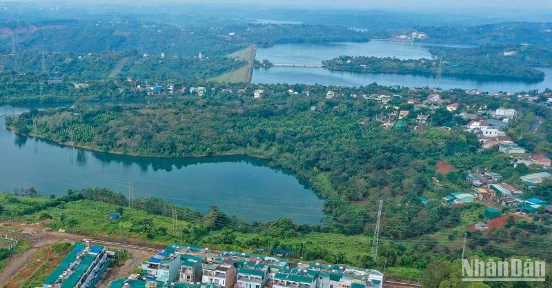 Nghị định số 10/2023/NĐ-CP sửa đổi, bổ sung một số điều của Nghị định số 148/2020/NĐ-CP ngày 18/12/2020 của Chính phủ sửa đổi, bổ sung một số nghị định quy định chi tiết thi hành Luật Đất đai thuận lợi hơn cho địa phương khi thực hiện thủ tục hành chính trong lĩnh vực đất đai.