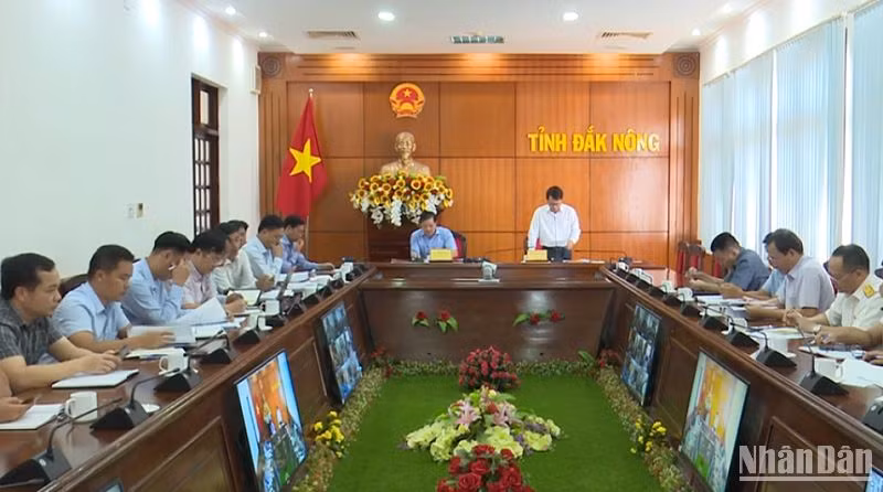 Quang cảnh Hội nghị bàn giải pháp gỡ vướng trong quản lý đất đai ở Đắk Nông.