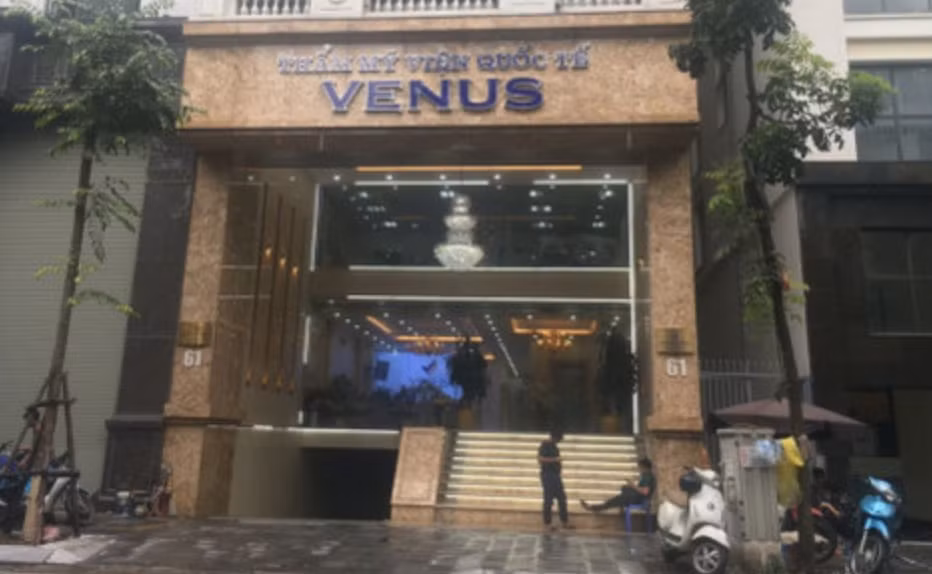 Nhiều khách hàng gửi đơn tố cáo Thẩm mỹ viện quốc tế Venus By Asian về những hành vi vi phạm pháp luật.