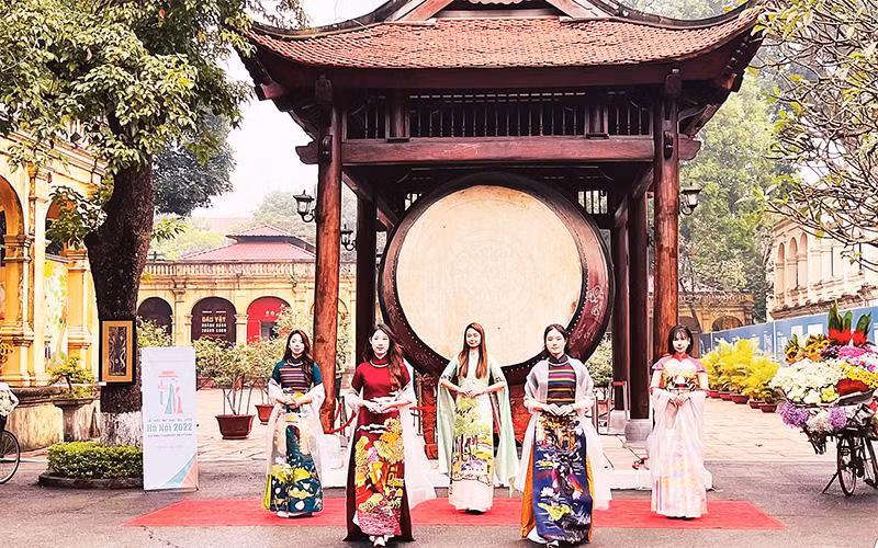 Giới thiệu một số mẫu áo dài tiêu biểu tham gia Lễ hội Du lịch áo dài Hà Nội 2022. 
