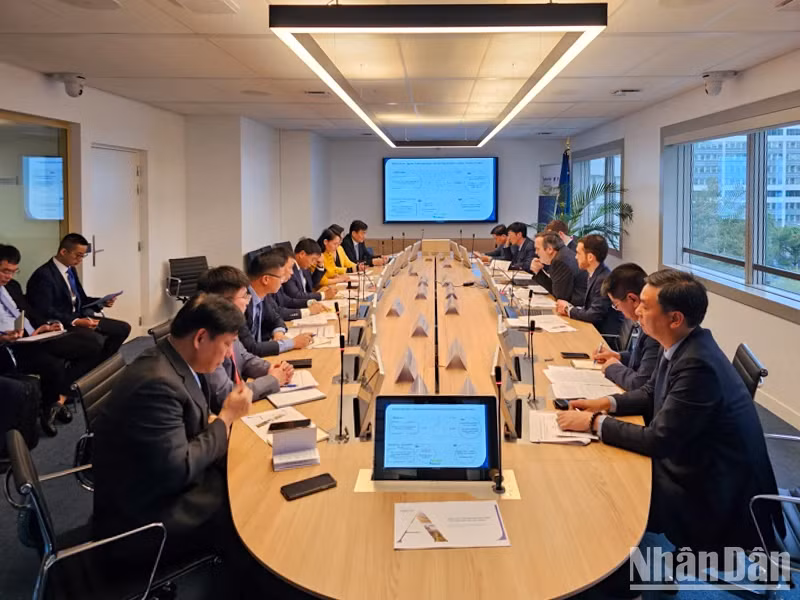 Cơ quan điều phối giao thông Pháp (ART) tiếp đoàn công tác Bộ Giao thông vận tải. (Ảnh: MINH DUY)