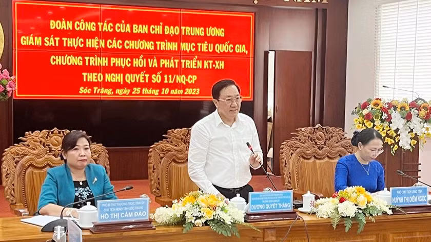 Đồng chí Dương Quyết Thắng phát biểu kết luận cuộc giám sát