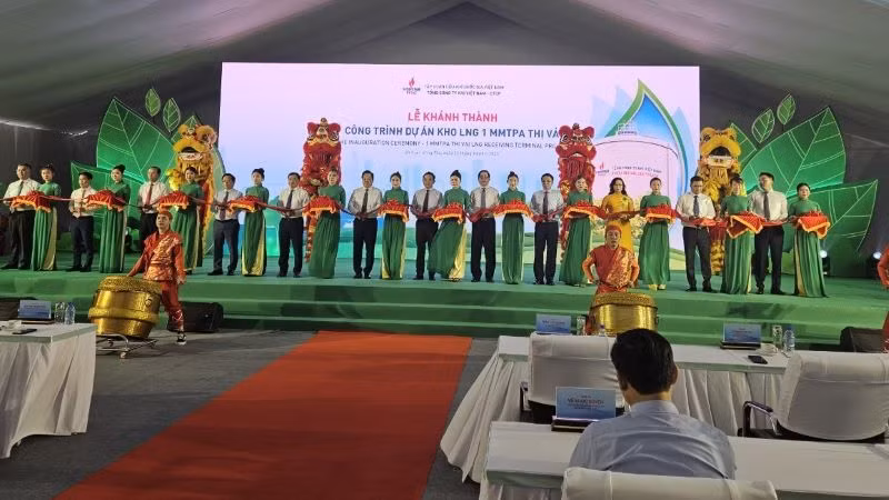 Cắt băng khánh thành Kho LNG 1 MMTPA Thị Vải, công trình công nghiệp dầu khí cấp đặc biệt .
