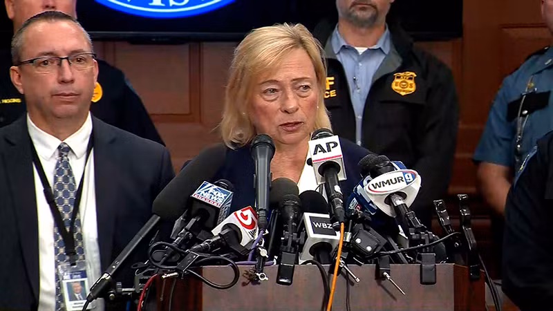 Thống đốc bang Maine, bà Janet Mills, phát biểu tại cuộc họp báo ngày 26/10/2023. Ảnh: CNN