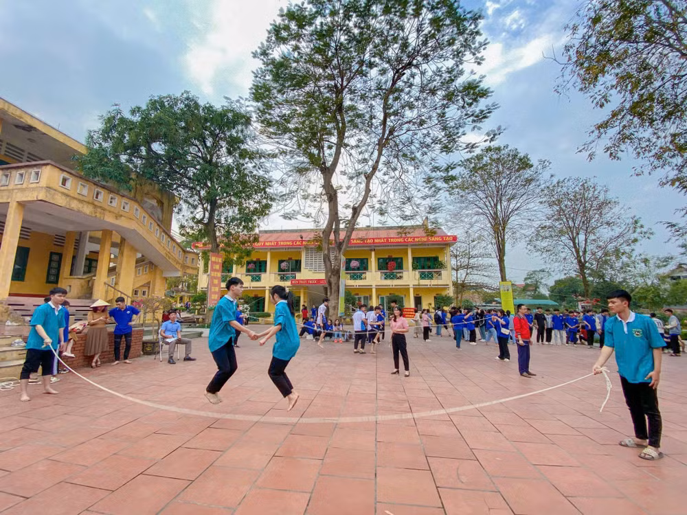 Giờ ra chơi của học sinh.