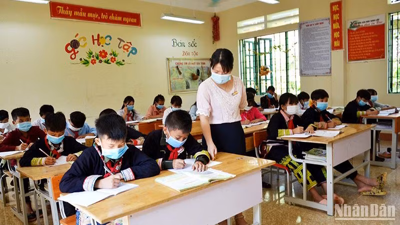 Một lớp học tại xã Phìn Ngan, huyện Bát Xát, Lào Cai. (Ảnh: QUỐC HỒNG)