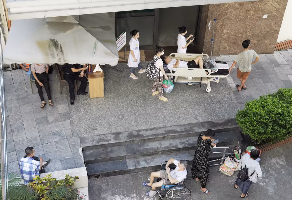 Trung bình một ngày Trung tâm tiếp nhận 15-20 ca bệnh sốt xuất huyết và vẫn có xu hướng tăng cao hơn.