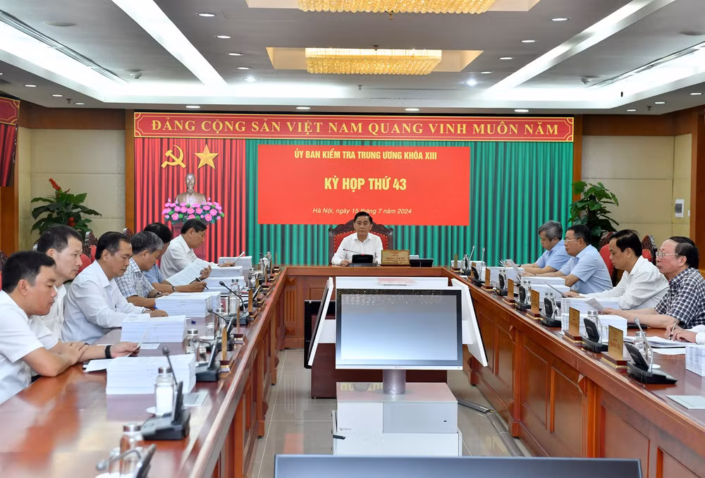 Tại Kỳ họp thứ 43, Ủy ban Kiểm tra Trung ương Đảng đề nghị cấp có thẩm quyền xem xét, thi hành kỳ luật Ban Thường vụ Tỉnh ủy An Giang. (Ảnh ĐĂNG KHOA)