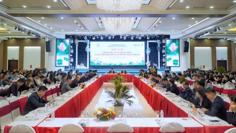 Toàn cảnh Hội nghị tổng kết công tác phát triển khu kinh tế, các khu công nghiệp năm 2024 và triển khai nhiệm vụ năm 2025.