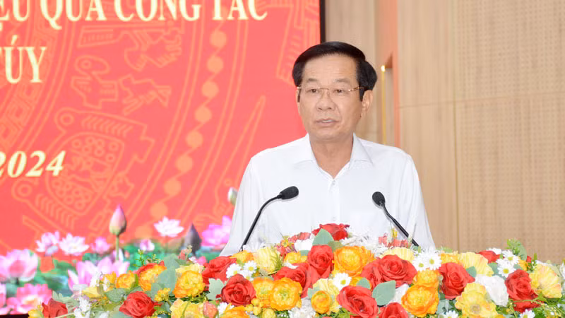 Bí thư Tỉnh ủy Kiên Giang Đỗ Thanh Bình phát biểu tại hội nghị.