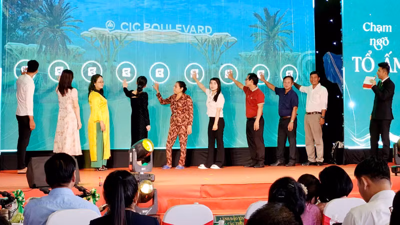 Những khách hàng đầu tiên giữ chỗ đợt 1 của dự án CIC Boulevard. 