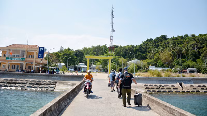 Cầu cảng tại xã đảo Tiên Hải.