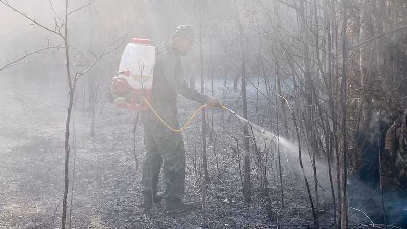 Cán bộ, chiến sĩ Biên phòng tham gia chữa cháy tại thành phố Phú Quốc. Cán bộ, chiến sĩ Biên phòng tham gia chữa cháy tại thành phố Phú Quốc.