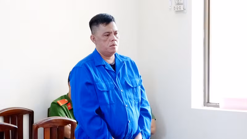 Bị cáo Trần Văn Thuận tại phiên tòa. (Ảnh: VĂN VŨ)