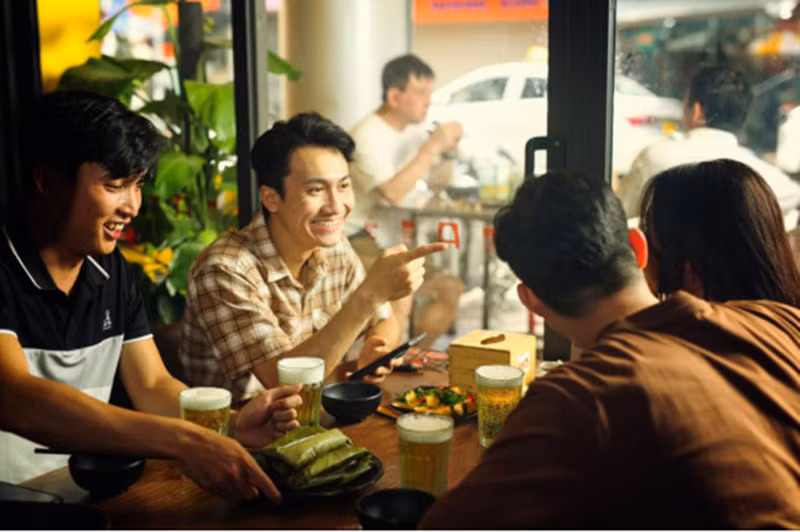 Bia Hơi Hà Nội - Vị bia gắn kết những khoảnh khắc ngày hè.