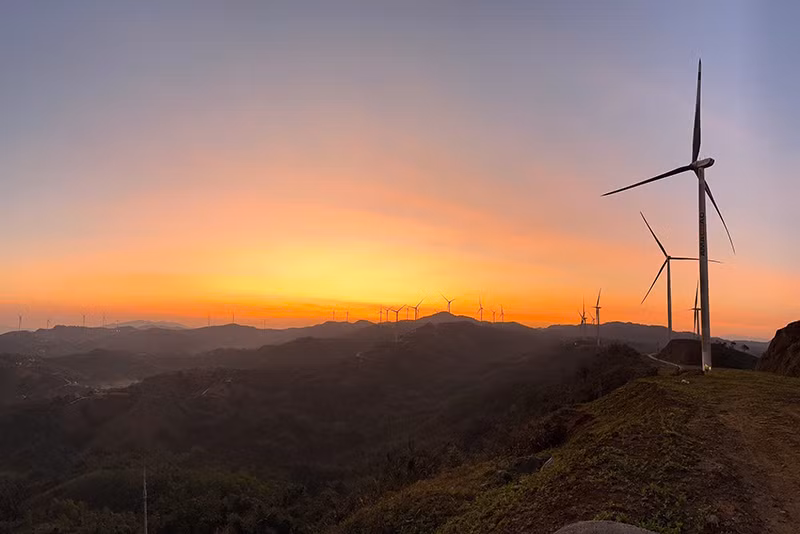 Trên đồi điện gió Hướng Tân, huyện Hướng Hóa, tỉnh Quảng Trị.
