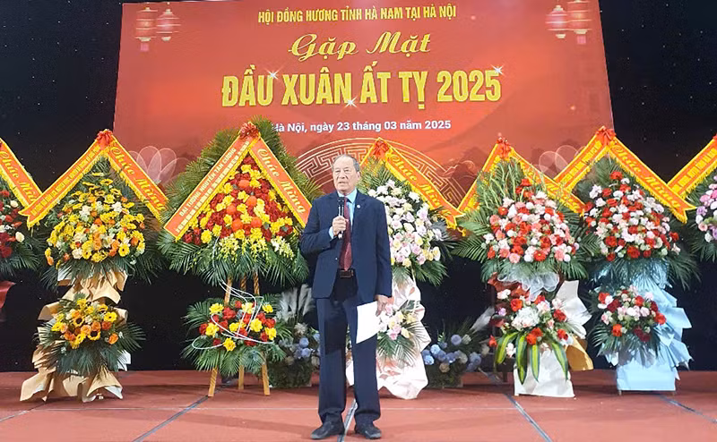 Trung tướng, Phó Giáo sư, Tiến sĩ Đặng Nam Điền, Chủ tịch Hội phát biểu tại buổi gặp mặt.