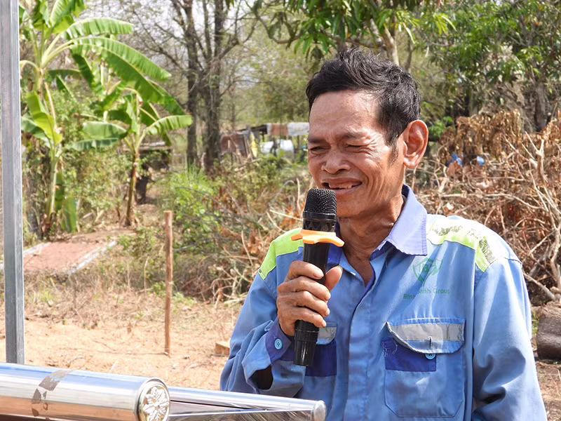 Ông Y Hớn Niê xúc động chia sẻ tại buổi lễ. (Ảnh: THANH NGA) Ông Y Hớn Niê xúc động chia sẻ tại buổi lễ. (Ảnh: THANH NGA)