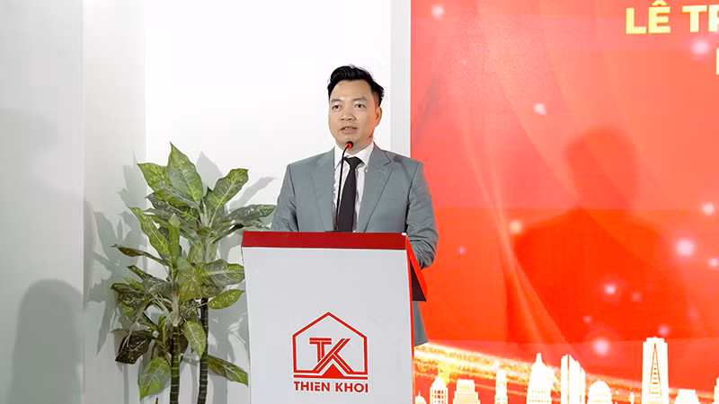 Chủ tịch Thiên Khôi Group Nguyễn Thành Dũng phát biểu tại buổi lễ.