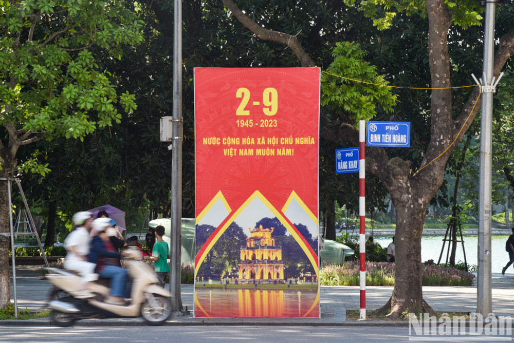 Điện và Thư mừng Quốc khánh nước ta