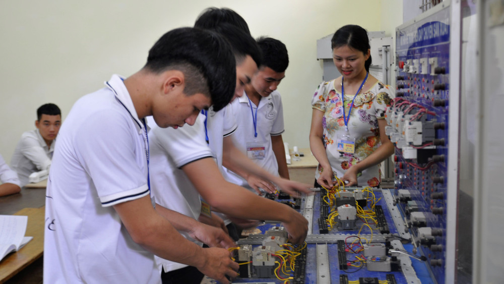 Hoạt động thực hành của học viên Trung tâm Giáo dục nghề nghiệp-Giáo dục thường xuyên huyện Đô Lương (Nghệ An).