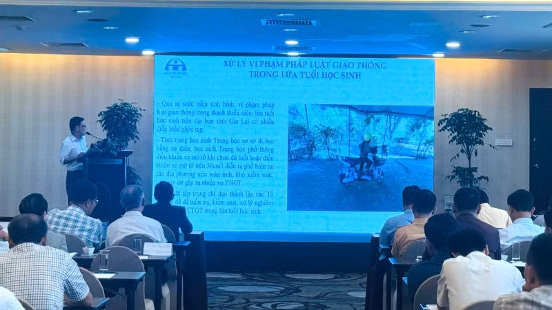 Bộ Giao thông vận tải phối hợp với Tổ chức AIP Foundation tổ chức Hội thảo công tác an toàn giao thông khu vực trường học, ngày 17/12, tại Thành phố Hồ Chí Minh.