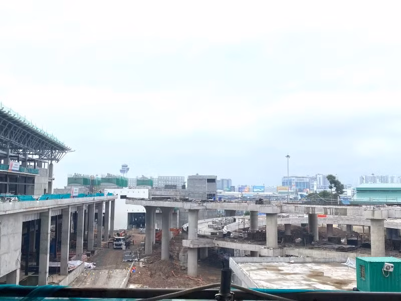 Phần hạng mục nhà ga đã hoàn thành bê-tông từ 30/4/2024, riêng phần kết cấu sắt nhà ga đạt 100% khối lượng vào ngày 2/9. (Ảnh: QUÝ HIỀN)