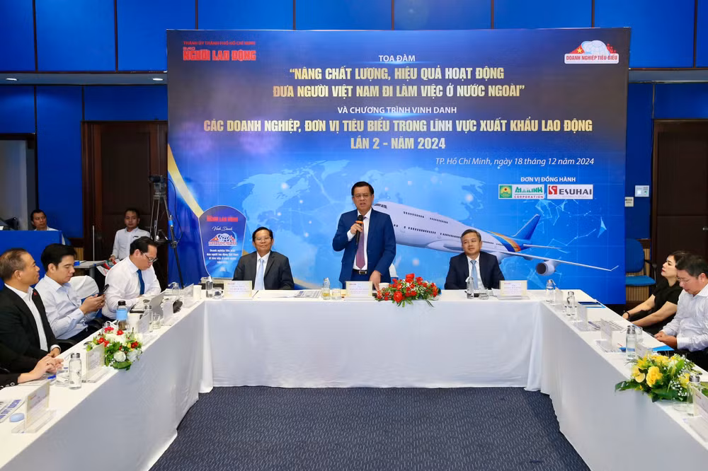 Thứ trưởng Bộ Lao động-Thương binh và Xã hội Nguyễn Bá Hoan phát biểu tại Tọa đàm