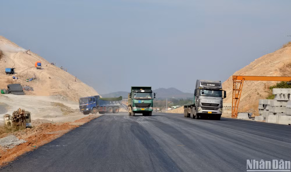 Thi công cao tốc đoạn Vĩnh Hảo-Phan Thiết, gói thầu XL-03.