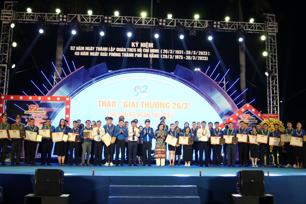 Tuyên dương 52 cán bộ đoàn tiêu biểu.