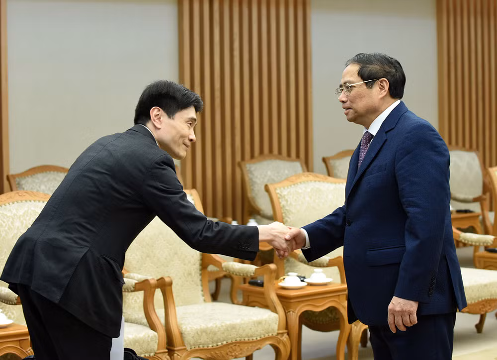 Thủ tướng Phạm Minh Chính đón các thành viên trong Đoàn Tổng Thư ký Ban An ninh quốc gia Nhật Bản Akiba Takeo.