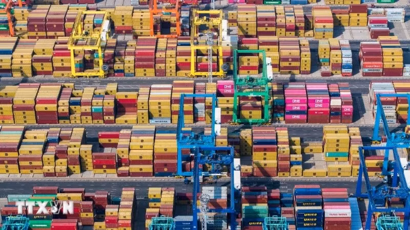 Quang cảnh cảng hàng hóa ở Thiên Tân, Trung Quốc. (Ảnh: THX/TTXVN)