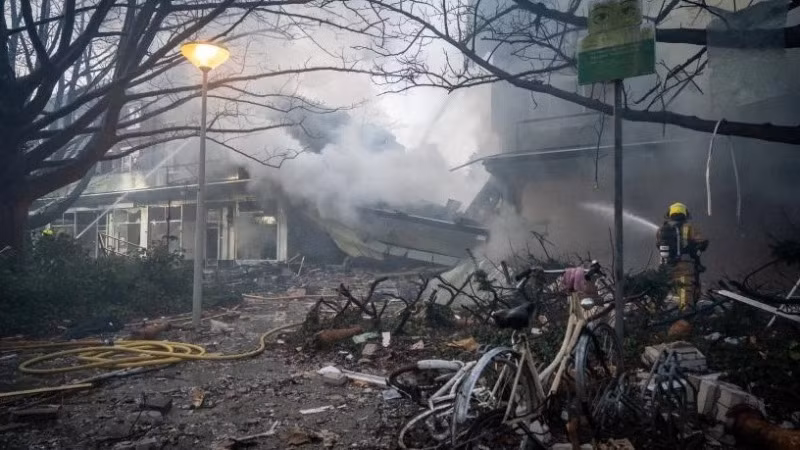 Hiện trường vụ sập tòa nhà chung cư. (Nguồn: nltimes/TTXVN)