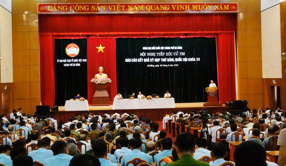 Hội nghị tiếp xúc cử tri ở Đà Nẵng luôn thu hút đông đảo cử tri, người dân tham dự, theo dõi. Hội nghị tiếp xúc cử tri ở Đà Nẵng luôn thu hút đông đảo cử tri, người dân tham dự, theo dõi.