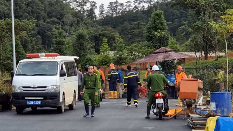 Nhiều lực lượng đã được huy động để triển khai công tác cứu nạn.