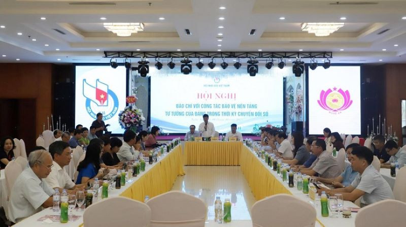 Toàn cảnh Hội nghị “Báo chí với công tác bảo vệ nền tảng tư tưởng của Đảng trong bối cảnh chuyển đổi số”.