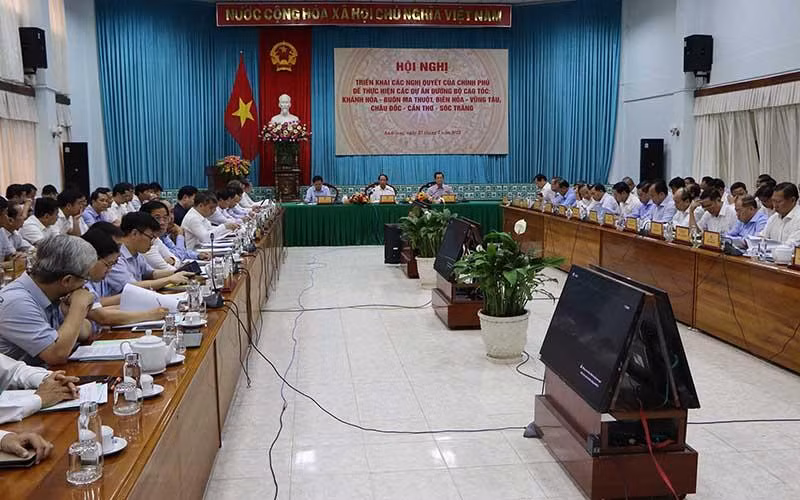 Quang cảnh hội nghị.