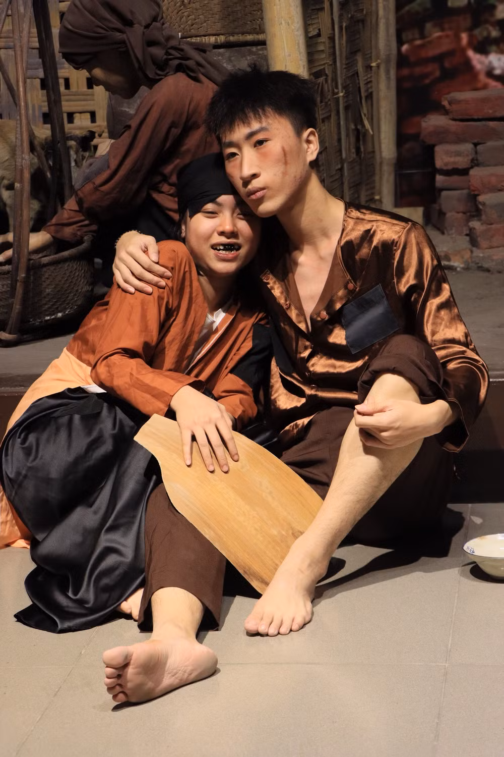 Mối tình Chí Phèo - Thị Nở được tái hiện sinh động trong tour du lịch văn học "Chữ Tâm chữ Tài" - Nguồn: Bảo tàng Văn học Việt Nam. Mối tình Chí Phèo - Thị Nở được tái hiện sinh động trong tour du lịch văn học "Chữ Tâm chữ Tài" - Nguồn: Bảo tàng Văn học Việt Nam.