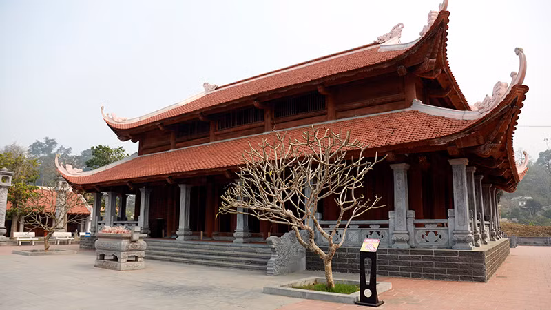 Bảng gắn chip tương tác được lắp đặt tại khu tưởng niệm các vị tiền bối cách mạng nằm trong Khu di tích lịch sử quốc gia đặc biệt Tân Trào.