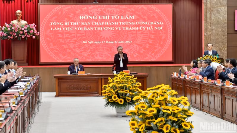 Quang cảnh buổi làm việc của Tổng Bí thư Tô Lâm với Ban Thường vụ Thành ủy Hà Nội. (Ảnh: ĐĂNG KHOA)