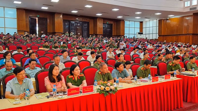 Các đại biểu tham dự hội nghị.