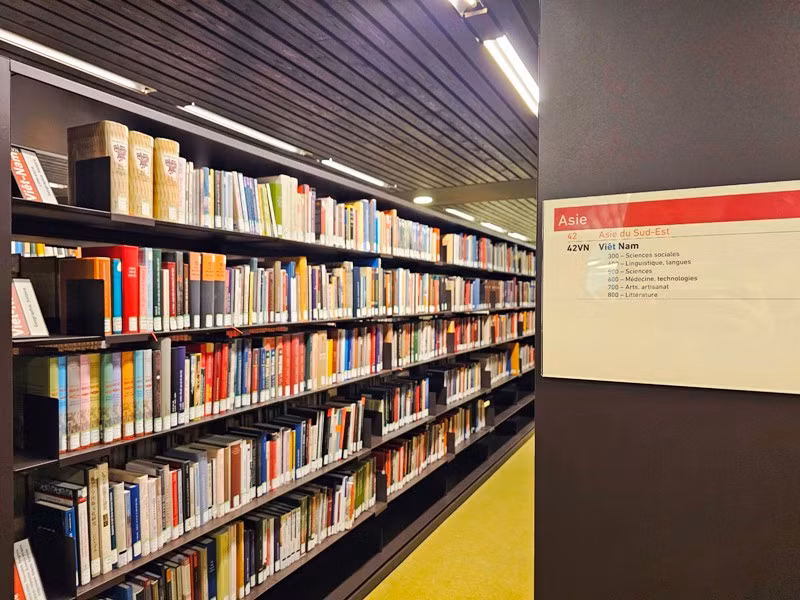 Không gian sách báo, tài liệu nghiên cứu về Việt Nam tại thư viện BULAC. (Ảnh: MINH DUY)