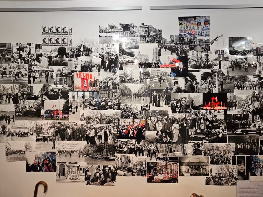 Những bức hình lần đầu được công bố về sự ủng hộ to lớn của nhân dân ưa chuộng hòa bình dành cho dân tộc Việt Nam. (Ảnh: MINH DUY)