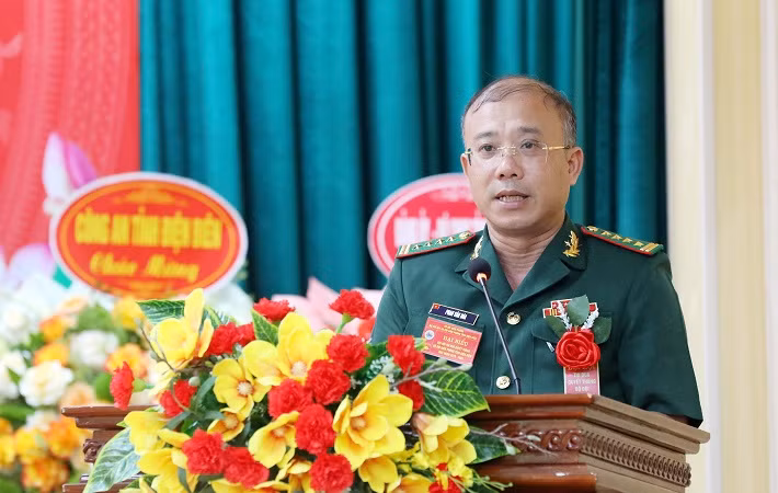 Đại tá Phan Văn Hóa, Chỉ huy trưởng Bộ Chỉ huy Bộ đội Biên phòng tỉnh Điện Biên báo cáo kết quả thực hiện phong trào thi đua quyết thắng của Bộ đội Biên phòng Điện Biên trong 5 năm qua. Đại tá Phan Văn Hóa, Chỉ huy trưởng Bộ Chỉ huy Bộ đội Biên phòng tỉnh Điện Biên báo cáo kết quả thực hiện phong trào thi đua quyết thắng của Bộ đội Biên phòng Điện Biên trong 5 năm qua.