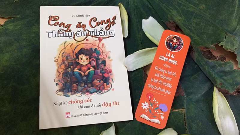 Cuốn “Cong ăn cong, thẳng ăn thẳng - Nhật ký chống sốc khi con bước vào tuổi dậy thì”. (Ảnh: NXB Phụ nữ Việt Nam)
