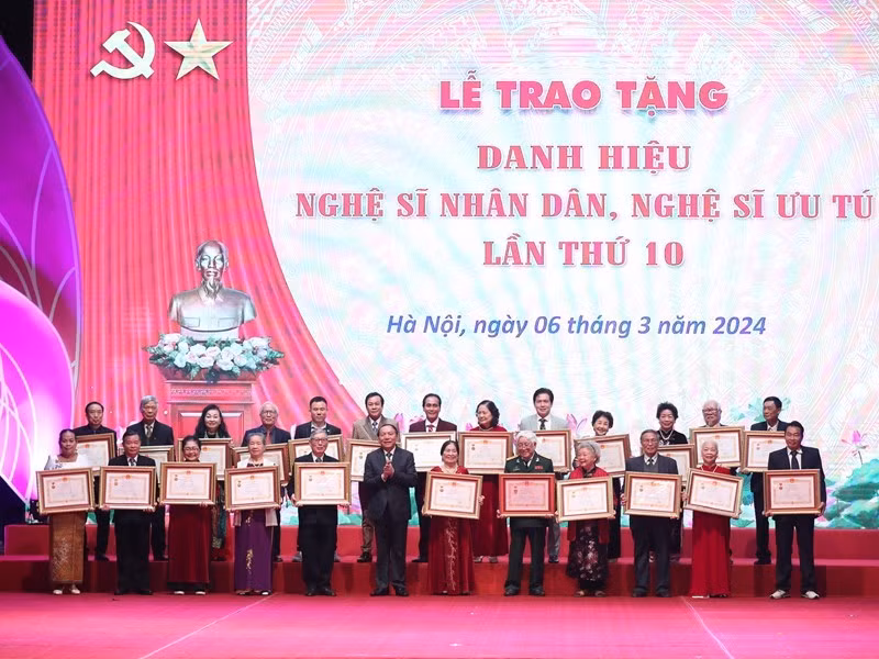 Lễ trao tặng danh hiệu NSND, NSƯT năm 2024. (Ảnh: Bộ Văn hóa, Thể thao và Du lịch)