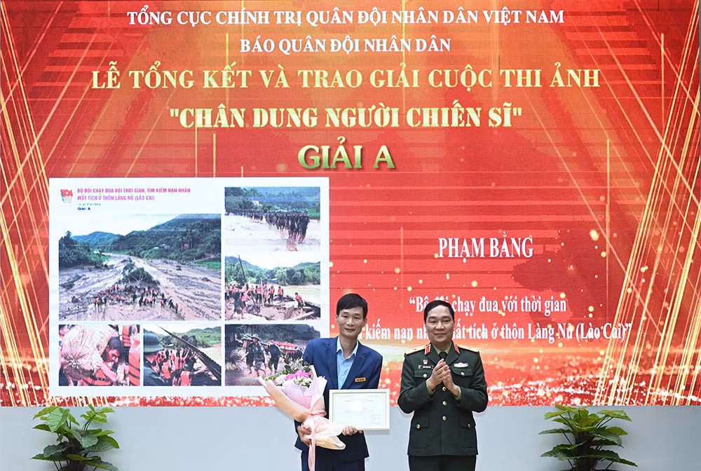 Nhà báo Phạm Bằng, phóng viên Báo Lào Cai đoạt giải A hạng mục ảnh bộ.