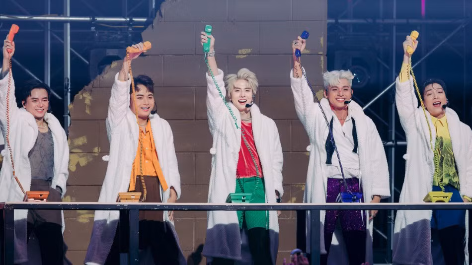 Show "Anh trai vượt ngàn chông gai" là điểm sáng trong nghệ thuật biểu diễn năm qua. (Ảnh: Yeah1)